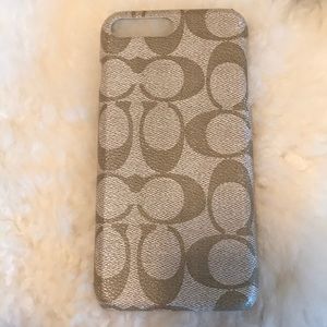 Coach casing for iphone 7 plus.